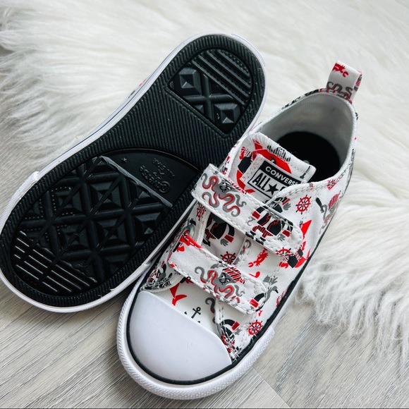 NWT Convers Chuck Taylor All Star 2V OX Toddler Boys - Picture 2 of 8